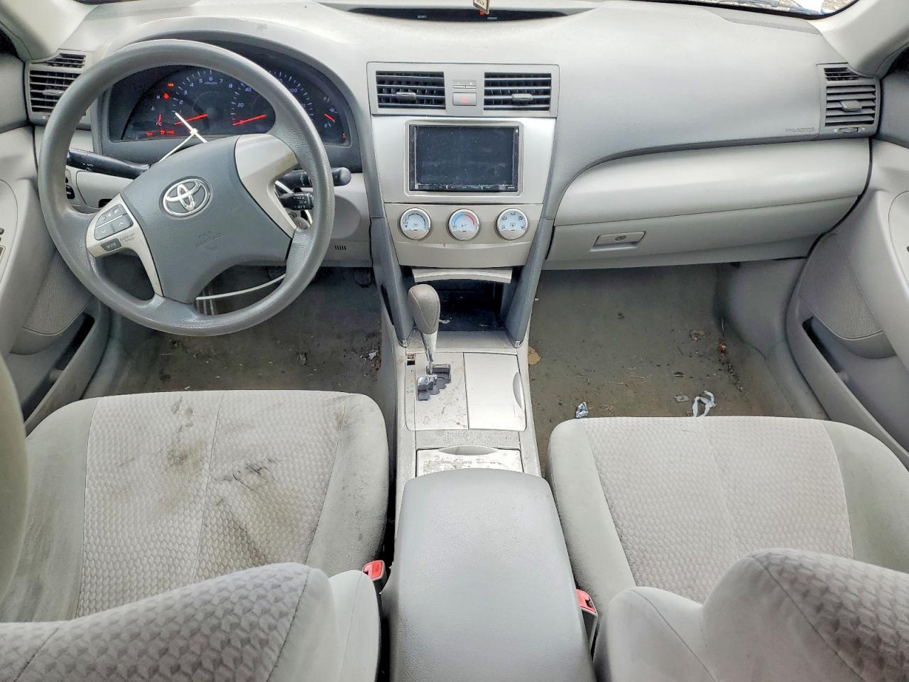 2011 Toyota Camry Le Silver vin: 4T1BF3EK7BU640040