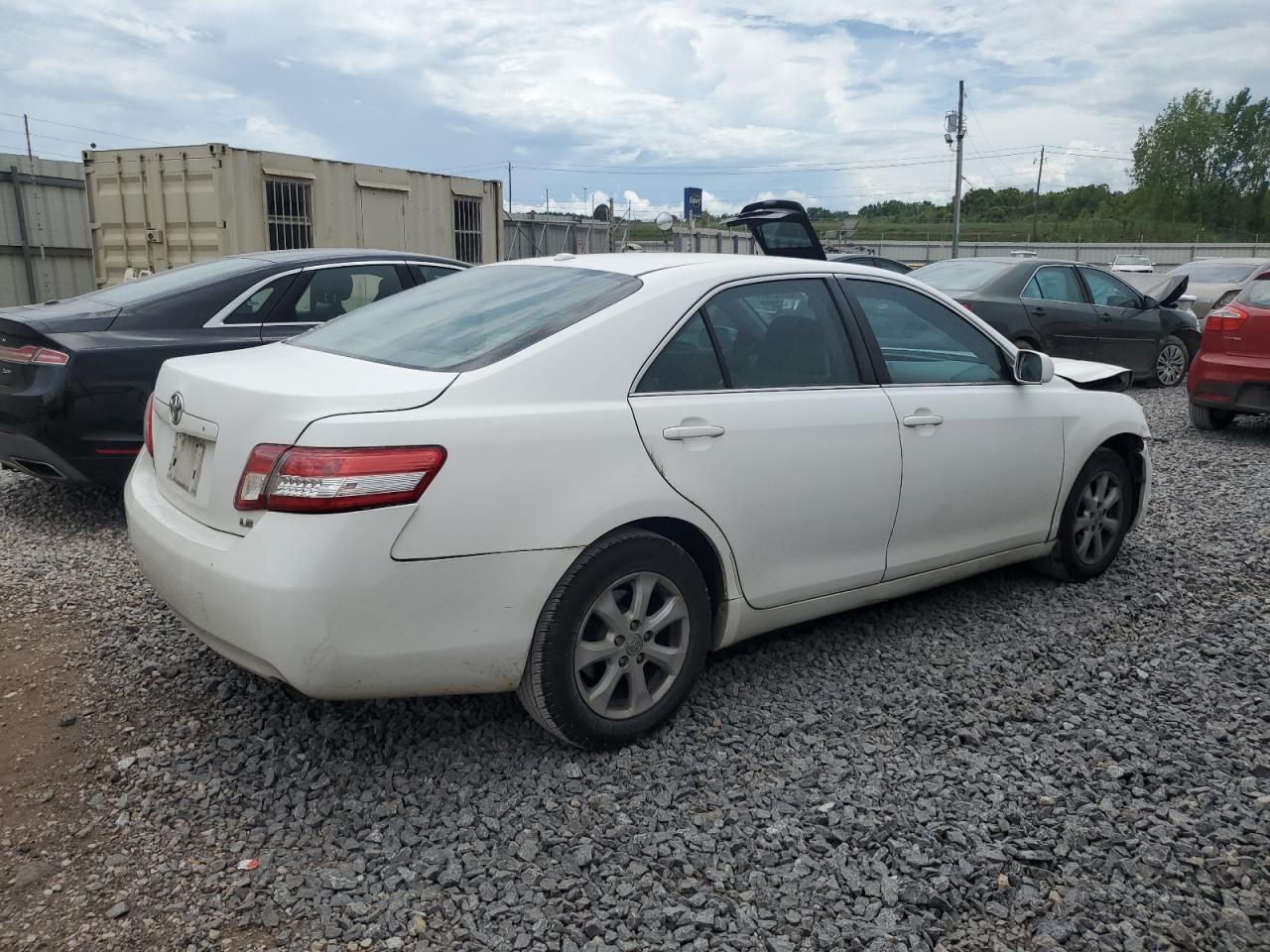 2011 Toyota Camry Base White vin: 4T1BF3EK7BU641298
