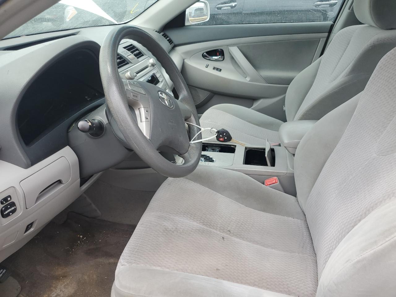 2011 Toyota Camry Base White vin: 4T1BF3EK7BU641298