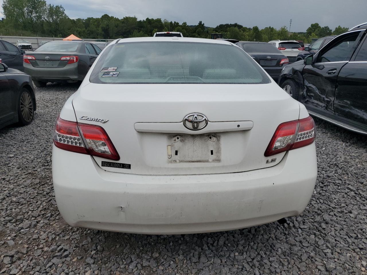 2011 Toyota Camry Base White vin: 4T1BF3EK7BU641298