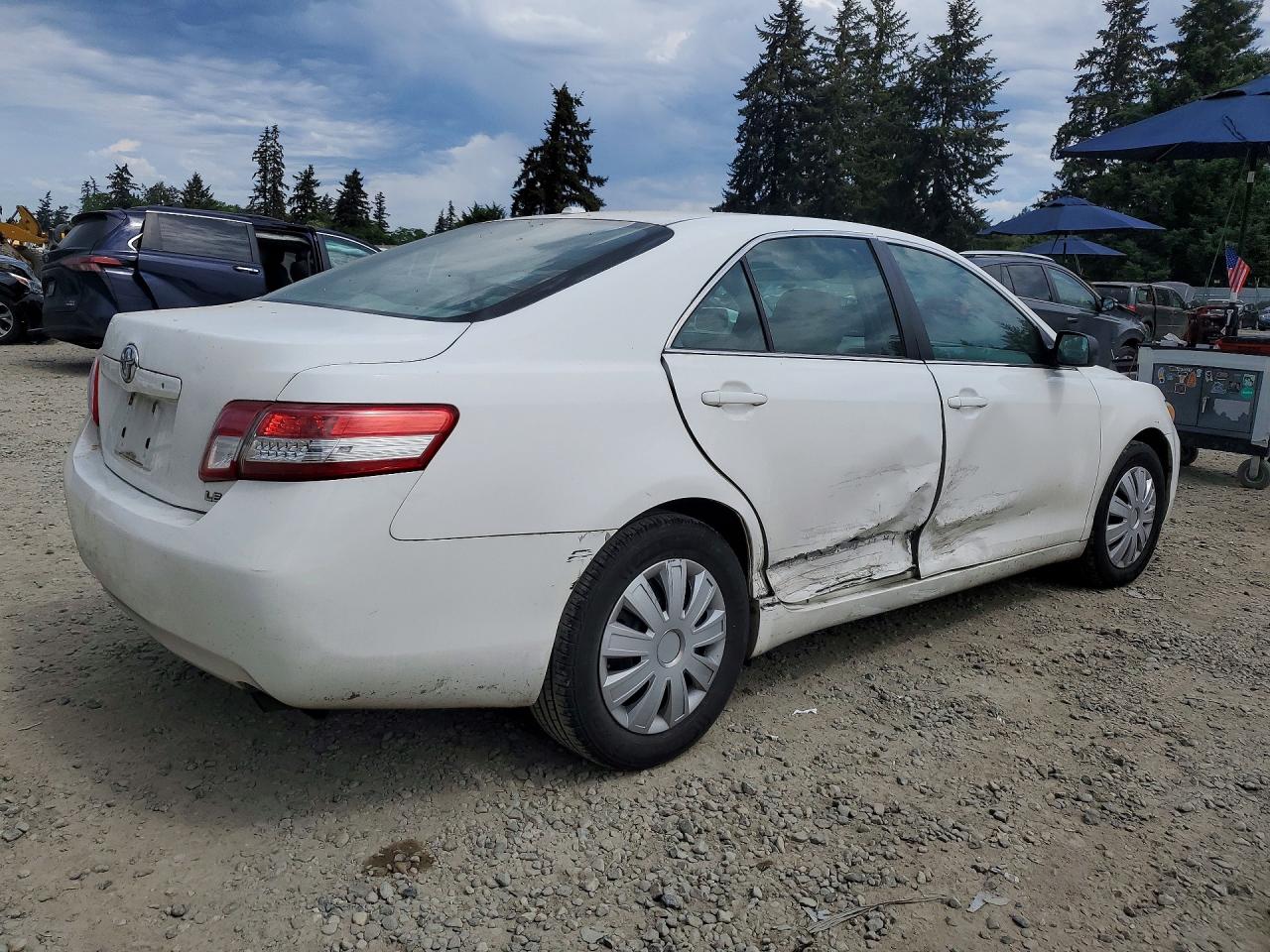 2011 Toyota Camry Le White vin: 4T1BF3EK7BU645853