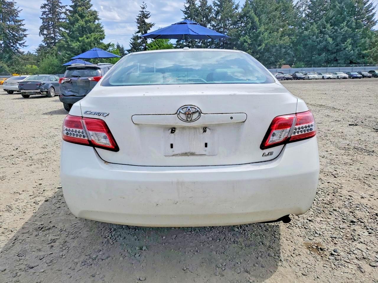 2011 Toyota Camry Le White vin: 4T1BF3EK7BU645853