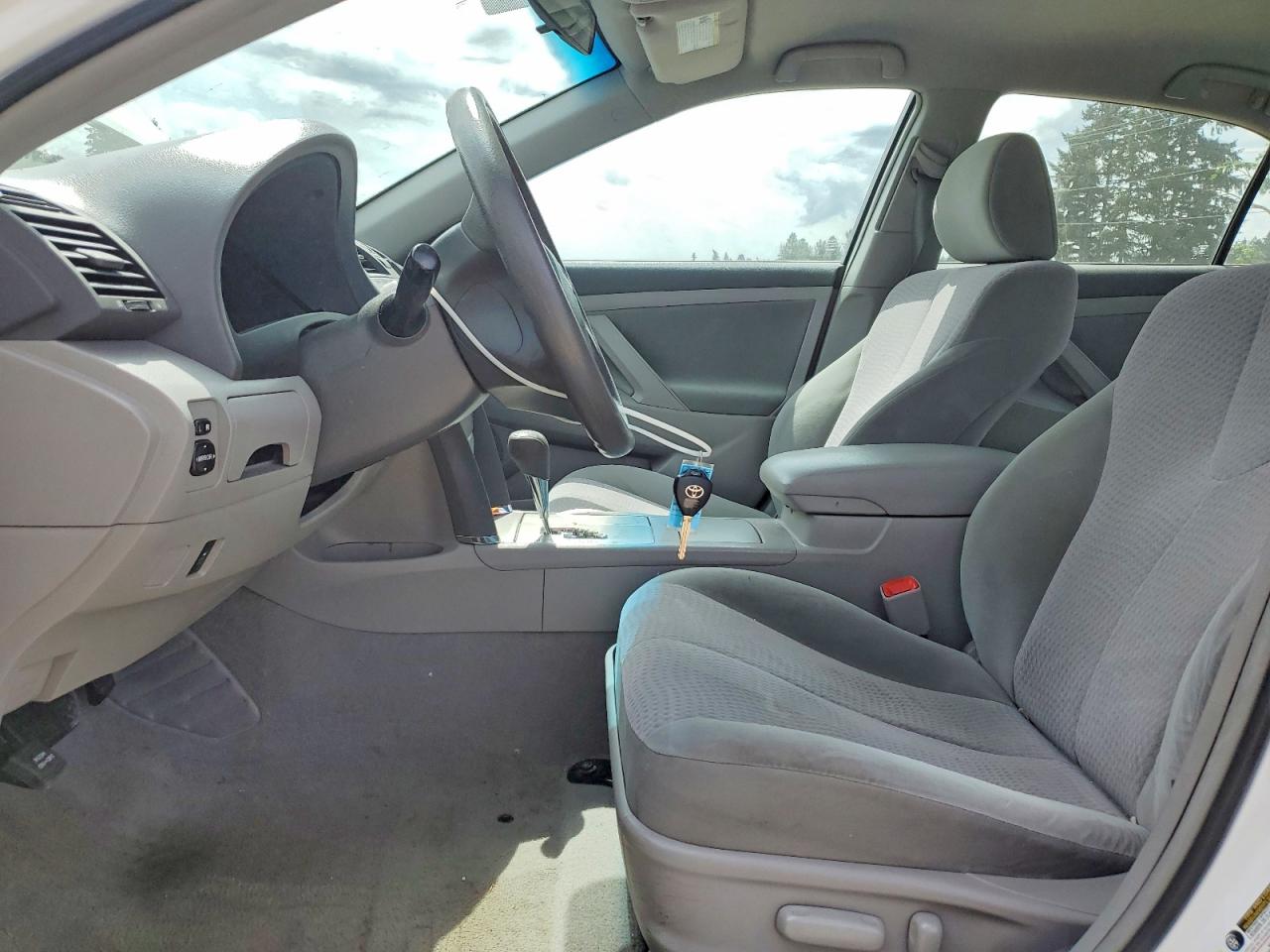 2011 Toyota Camry Le White vin: 4T1BF3EK7BU645853
