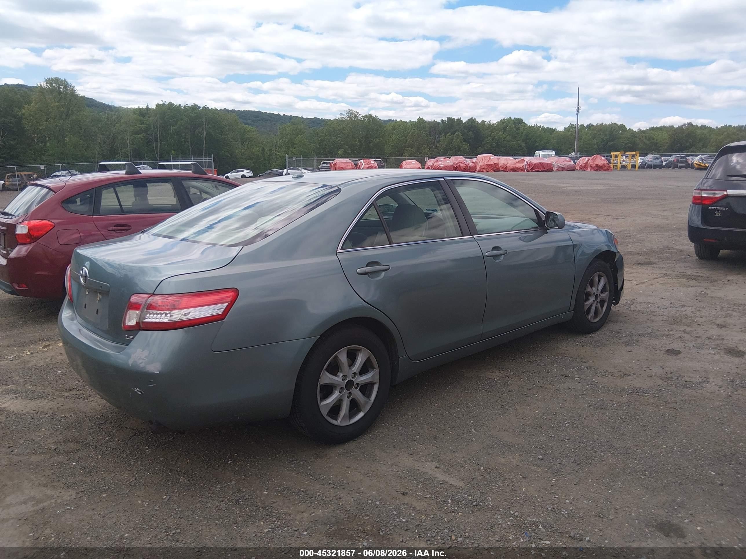 2011 Toyota Camry Le Зеленый vin: 4T1BF3EK7BU657517
