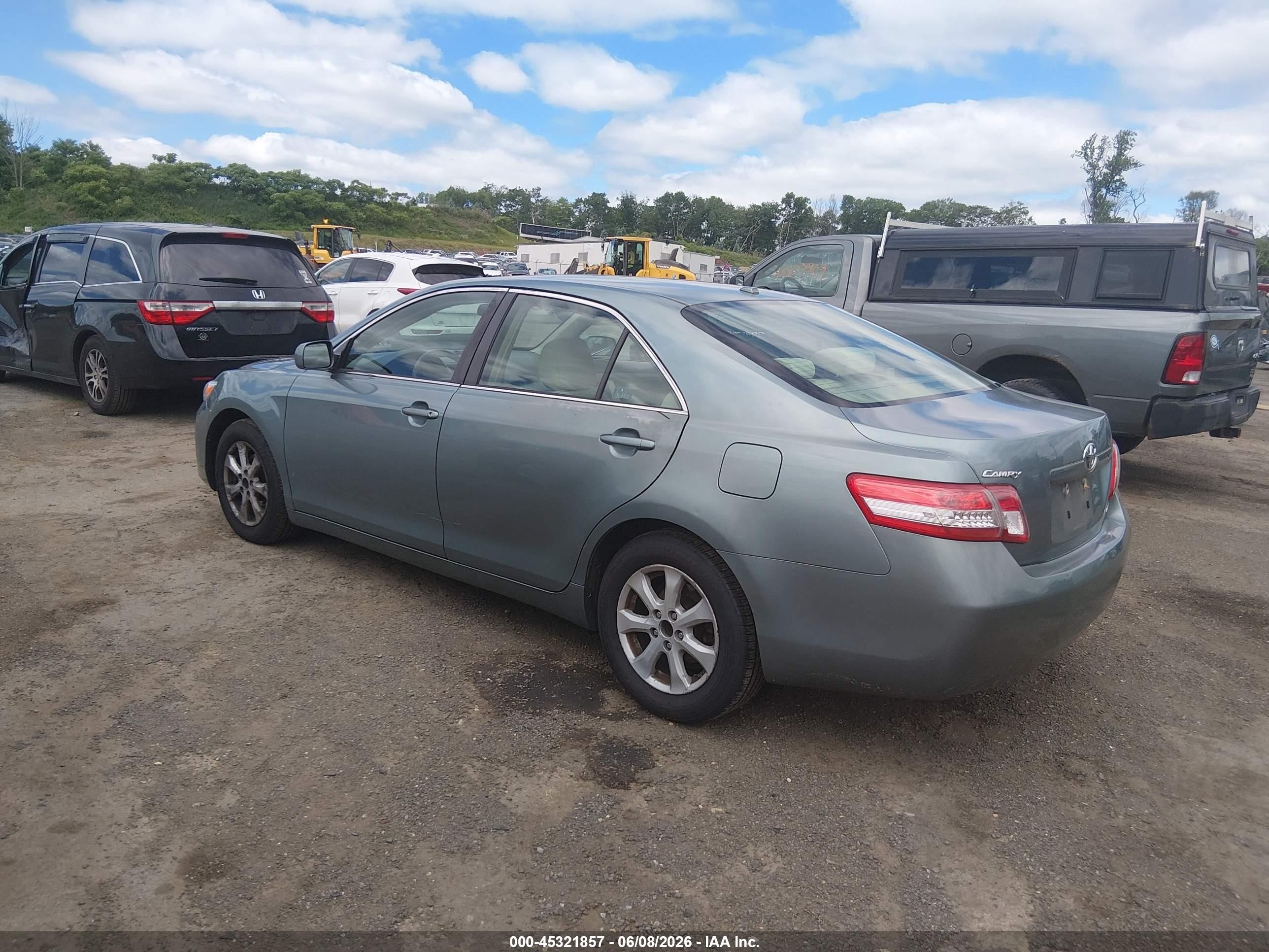2011 Toyota Camry Le Зеленый vin: 4T1BF3EK7BU657517