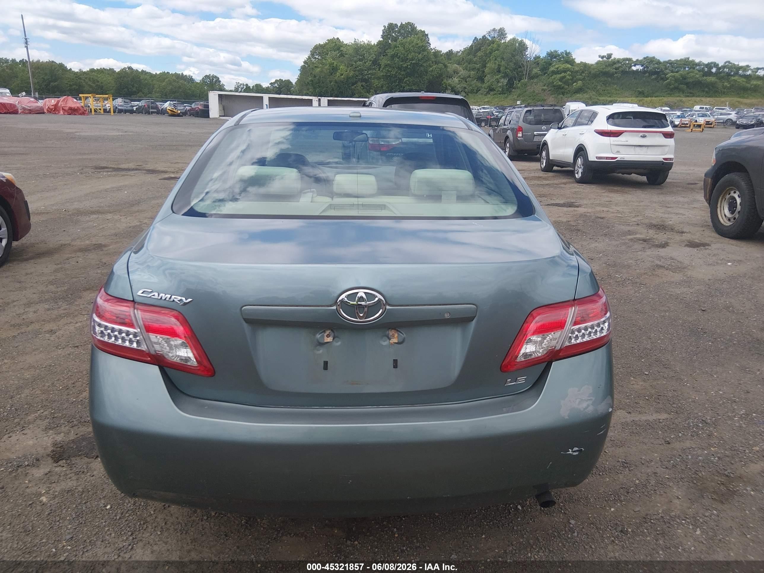 2011 Toyota Camry Le Зеленый vin: 4T1BF3EK7BU657517