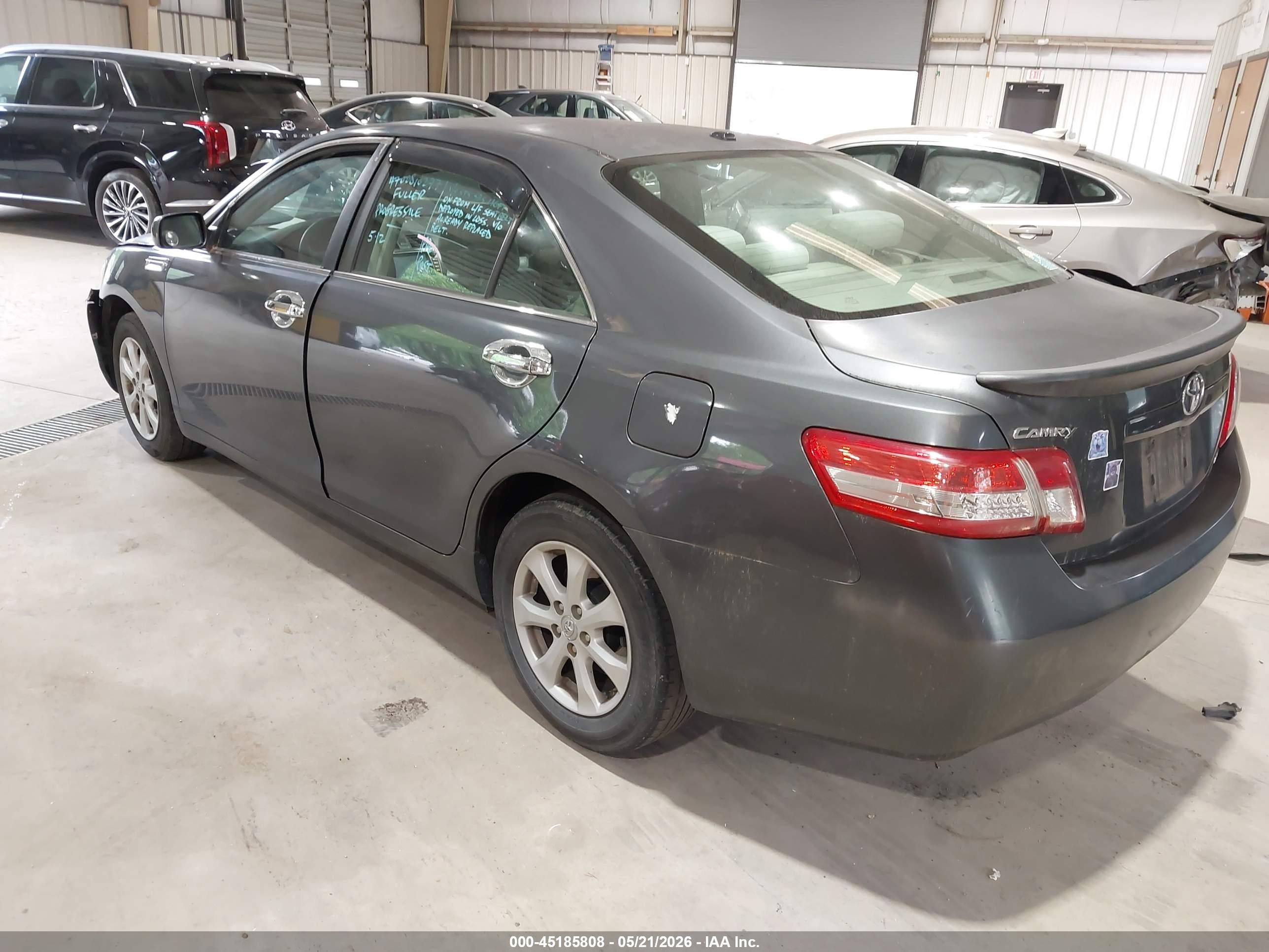 2011 Toyota Camry Le Gray vin: 4T1BF3EK7BU661776