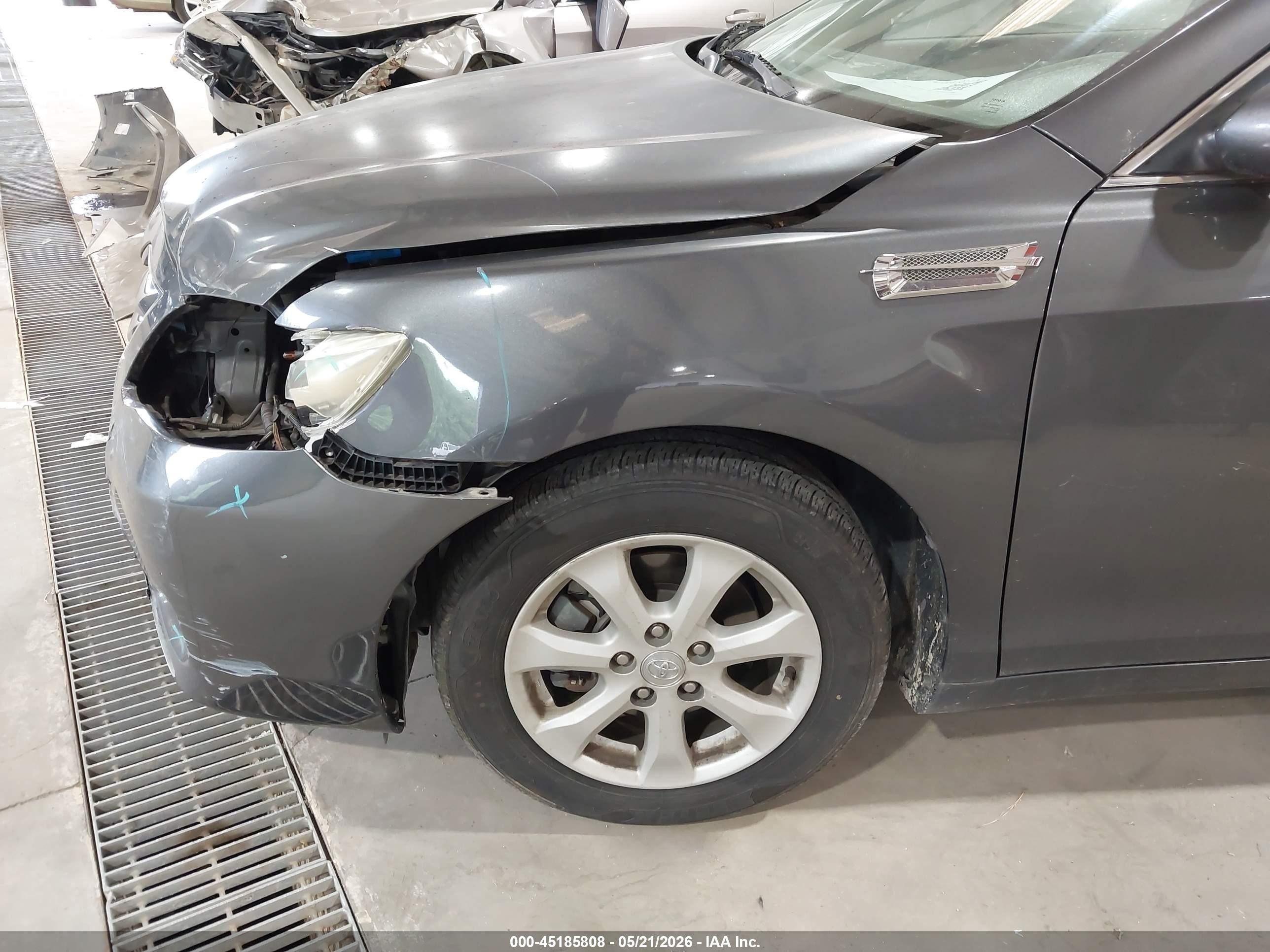 2011 Toyota Camry Le Gray vin: 4T1BF3EK7BU661776
