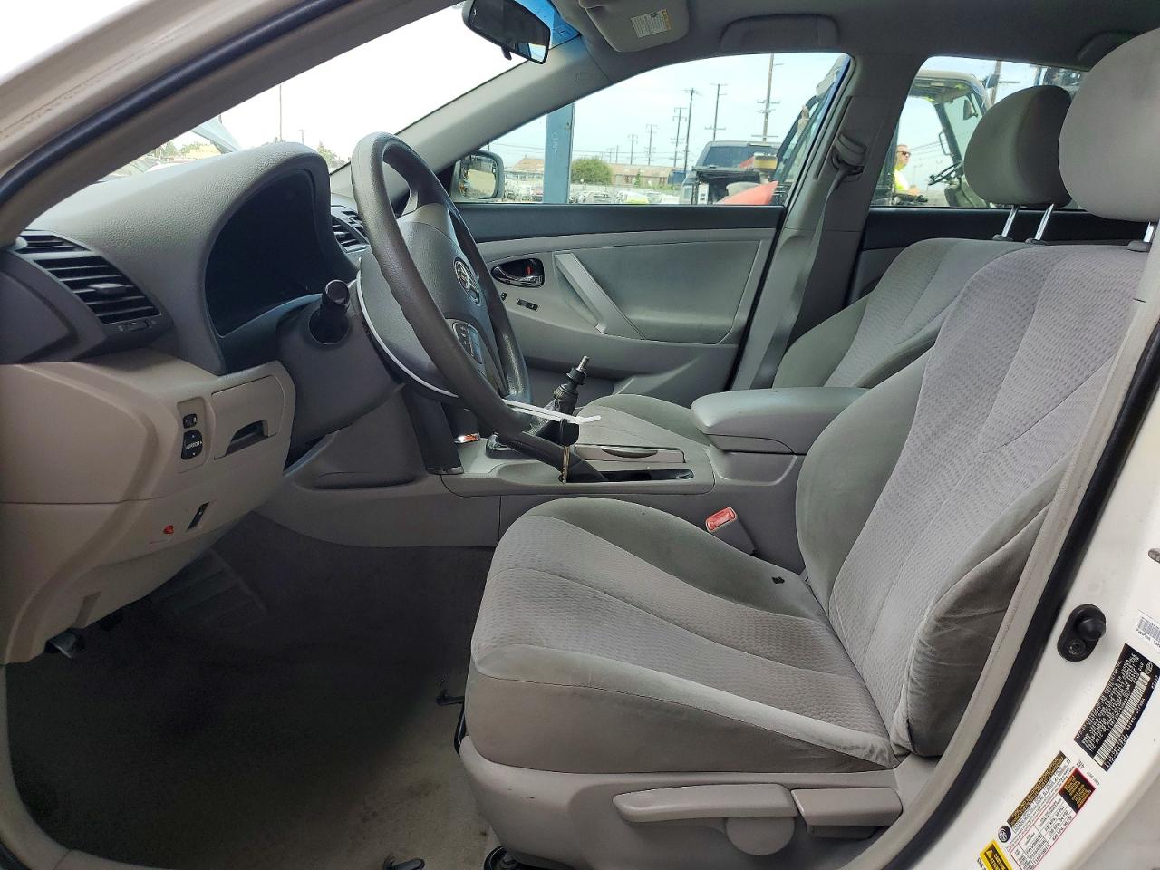 2011 Toyota Camry Base White vin: 4T1BF3EK7BU669957