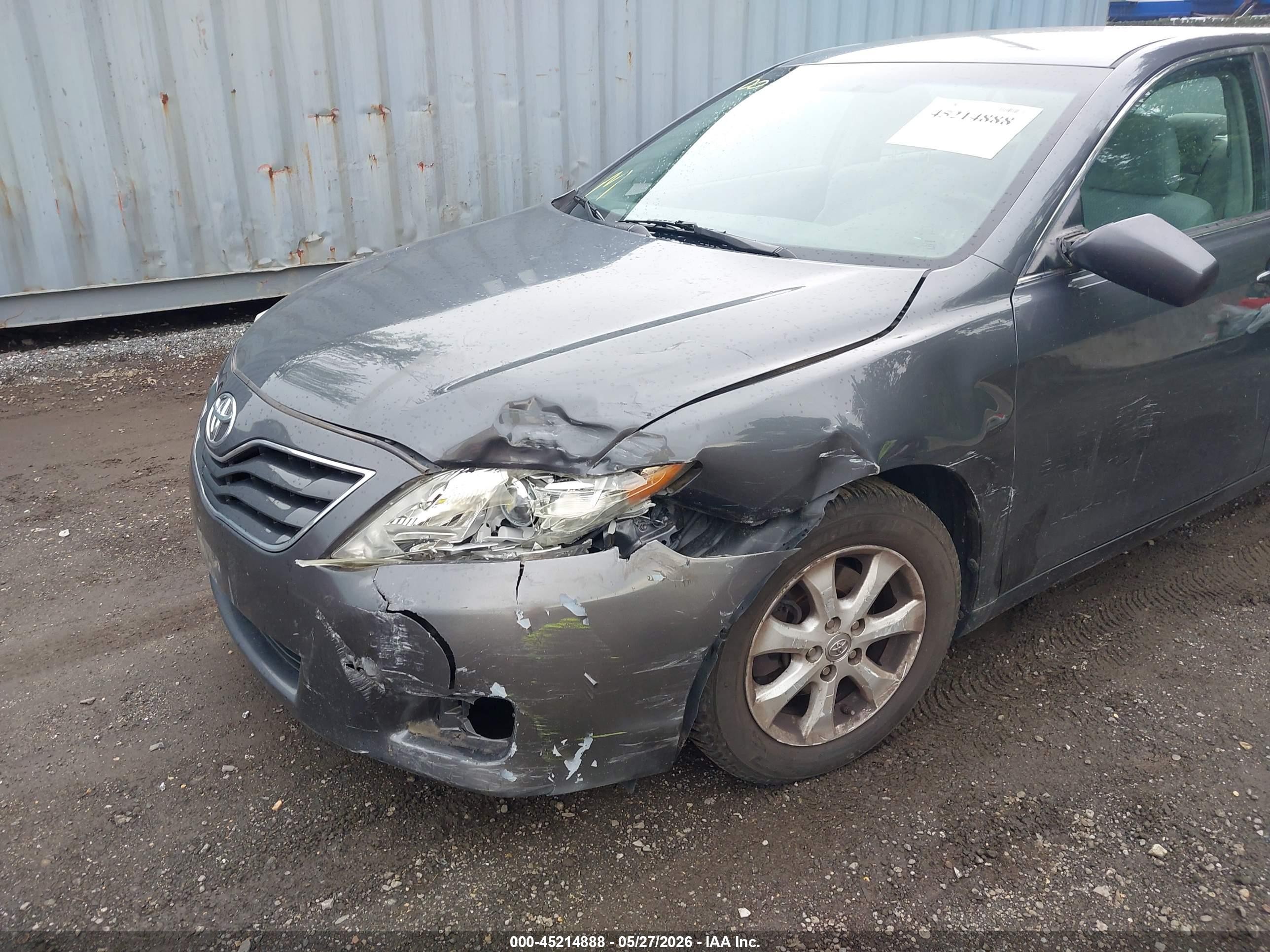 2011 Toyota Camry Le Gray vin: 4T1BF3EK7BU669960