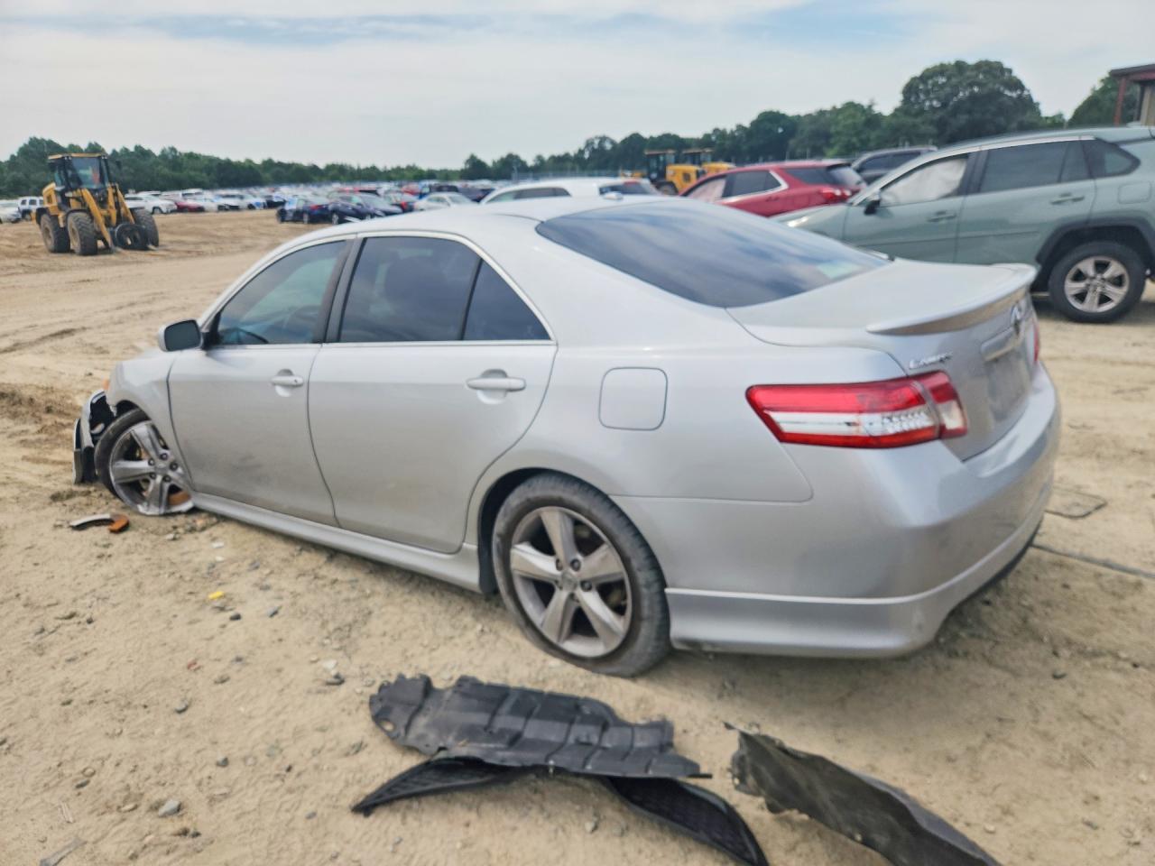 2011 Toyota Camry Silver vin: 4T1BF3EK7BU680960