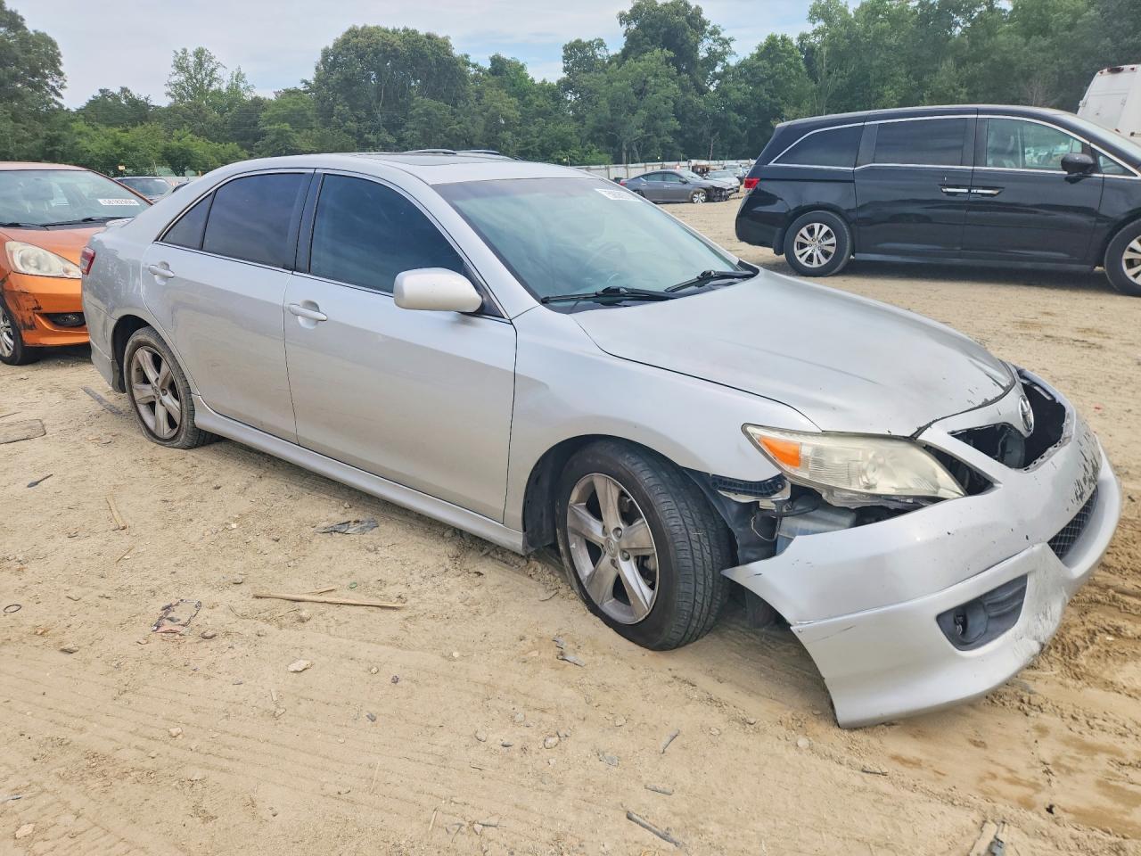 2011 Toyota Camry Silver vin: 4T1BF3EK7BU680960