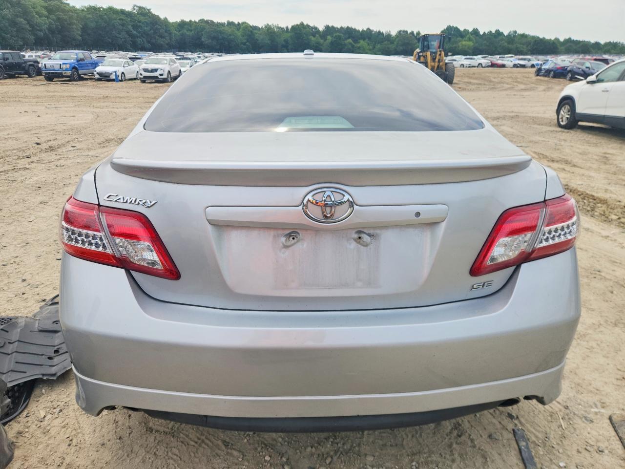 2011 Toyota Camry Silver vin: 4T1BF3EK7BU680960