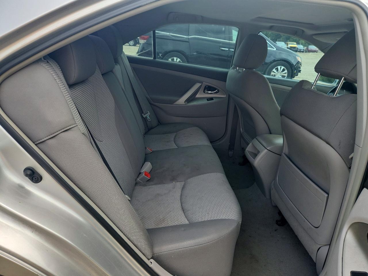 2011 Toyota Camry Silver vin: 4T1BF3EK7BU680960