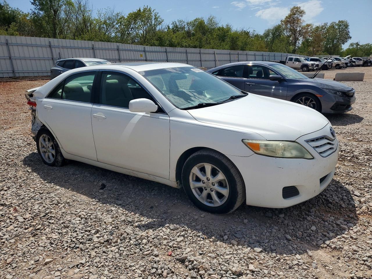 2011 Toyota Camry Le White vin: 4T1BF3EK7BU684328