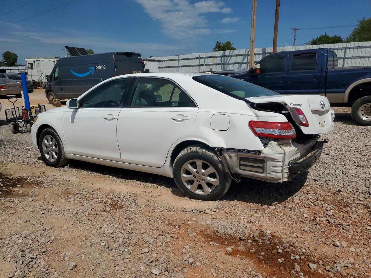 2011 Toyota Camry Le White vin: 4T1BF3EK7BU684328