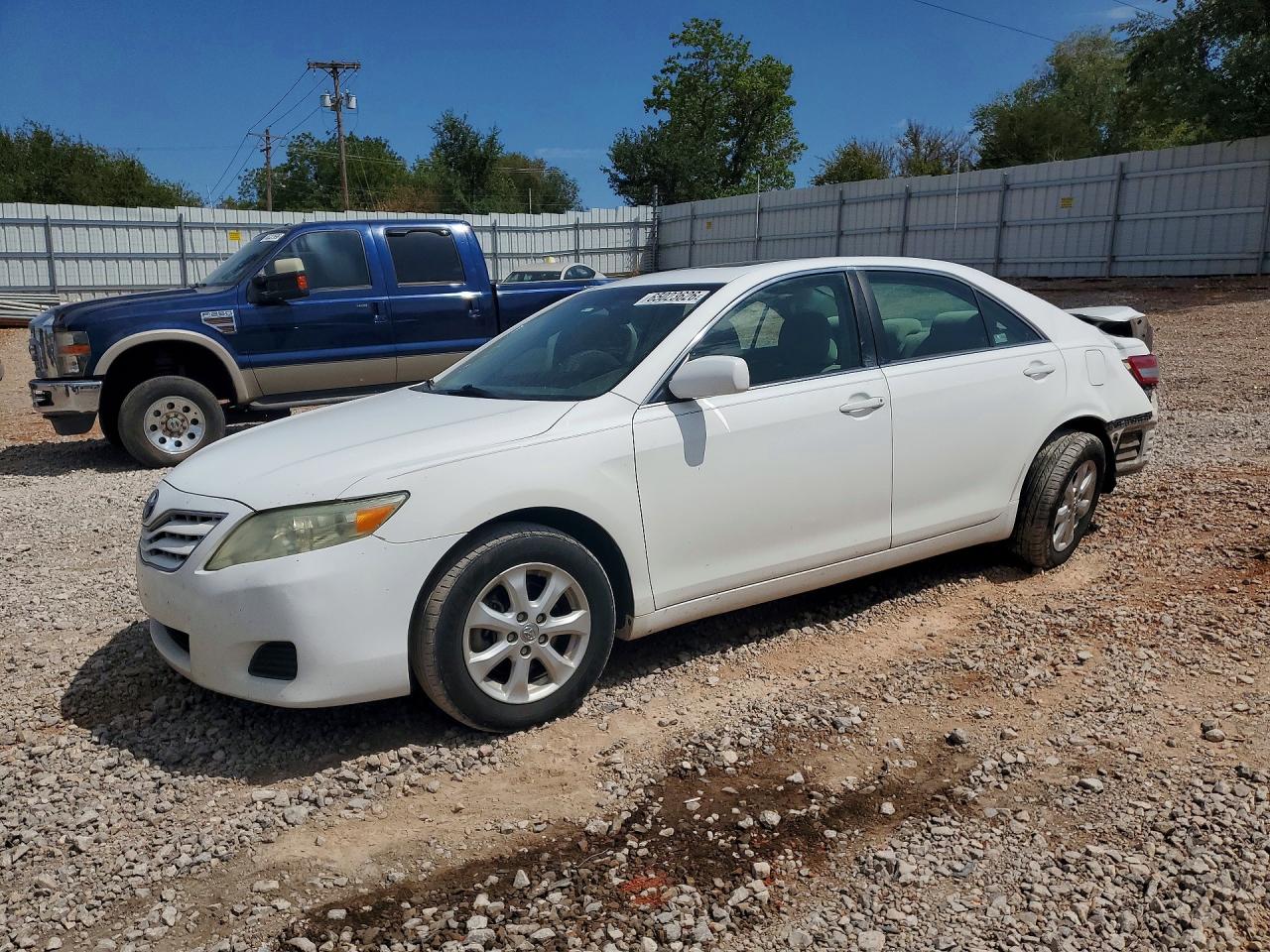 2011 Toyota Camry Le White vin: 4T1BF3EK7BU684328