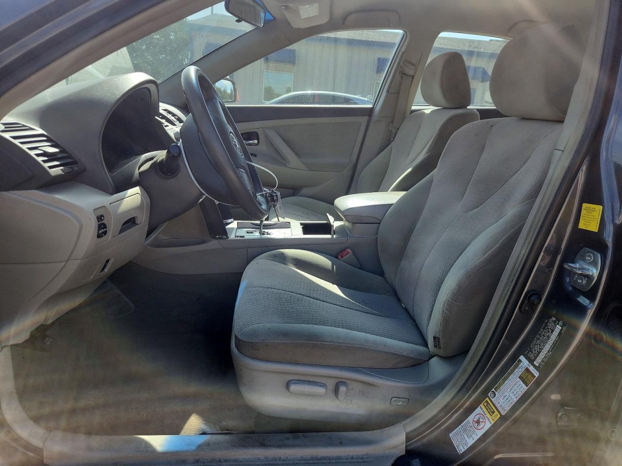 2011 Toyota Camry Le Gray vin: 4T1BF3EK7BU690808