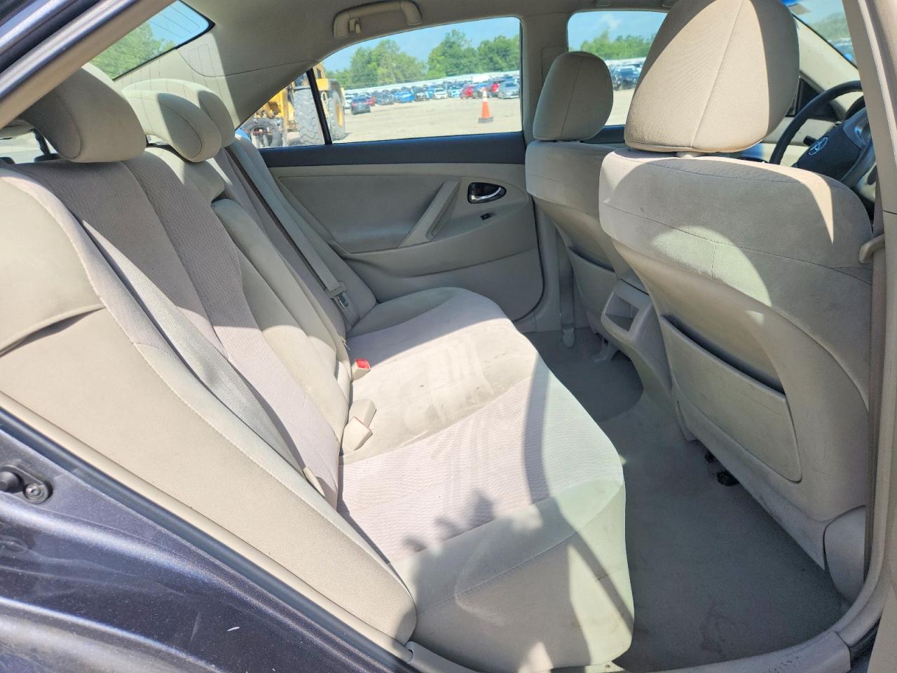 2011 Toyota Camry Le Gray vin: 4T1BF3EK7BU690808