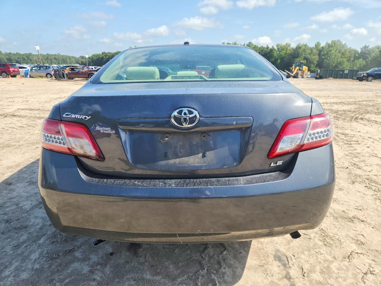 2011 Toyota Camry Le Gray vin: 4T1BF3EK7BU690808