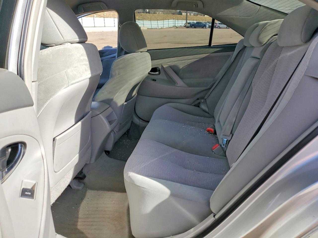 2011 Toyota Camry Base Silver vin: 4T1BF3EK7BU694583