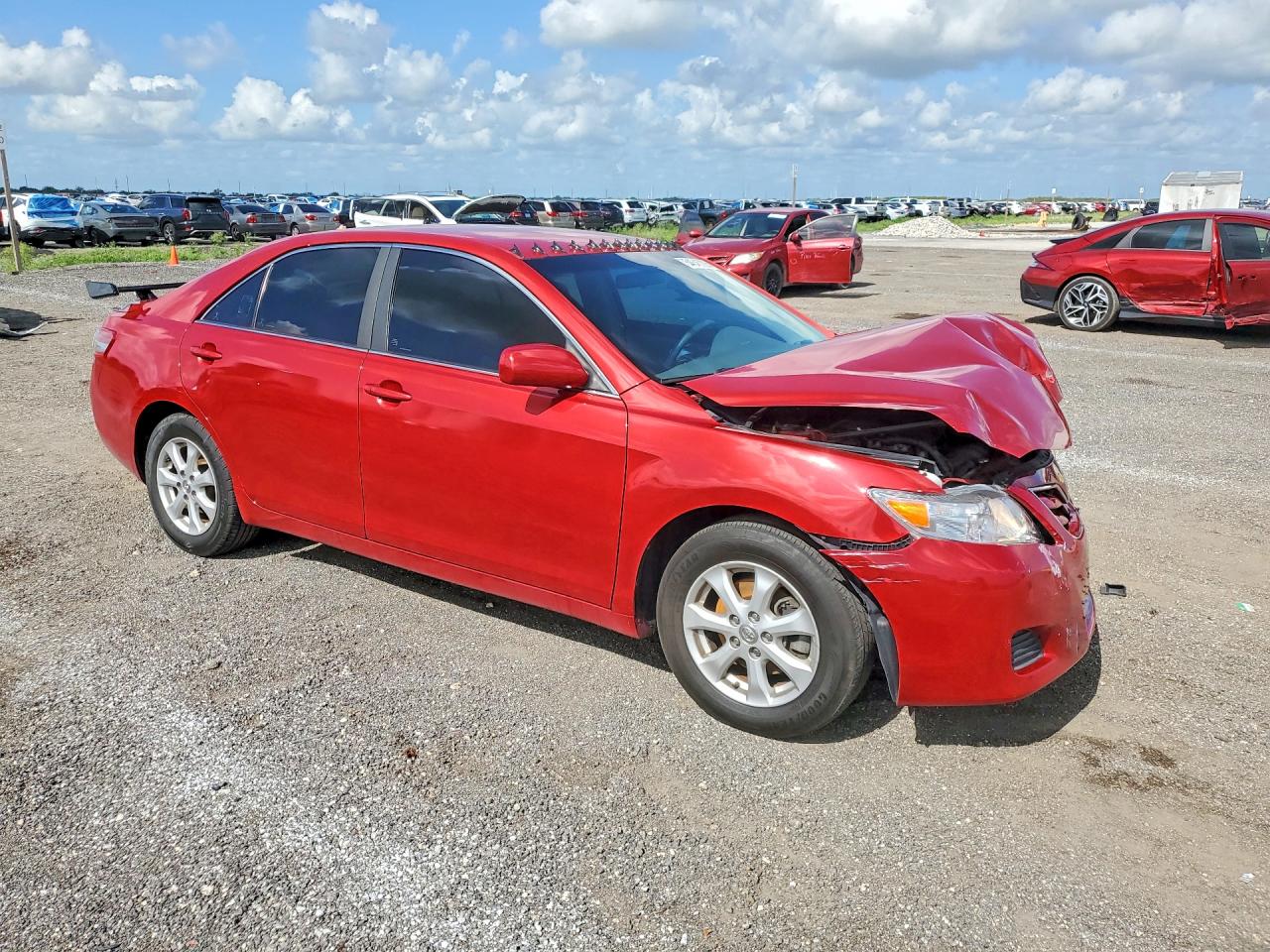 2011 Toyota Camry Le Red vin: 4T1BF3EK7BU696981