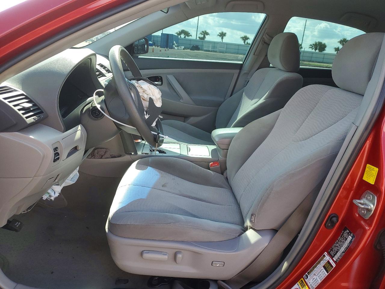 2011 Toyota Camry Le Red vin: 4T1BF3EK7BU696981