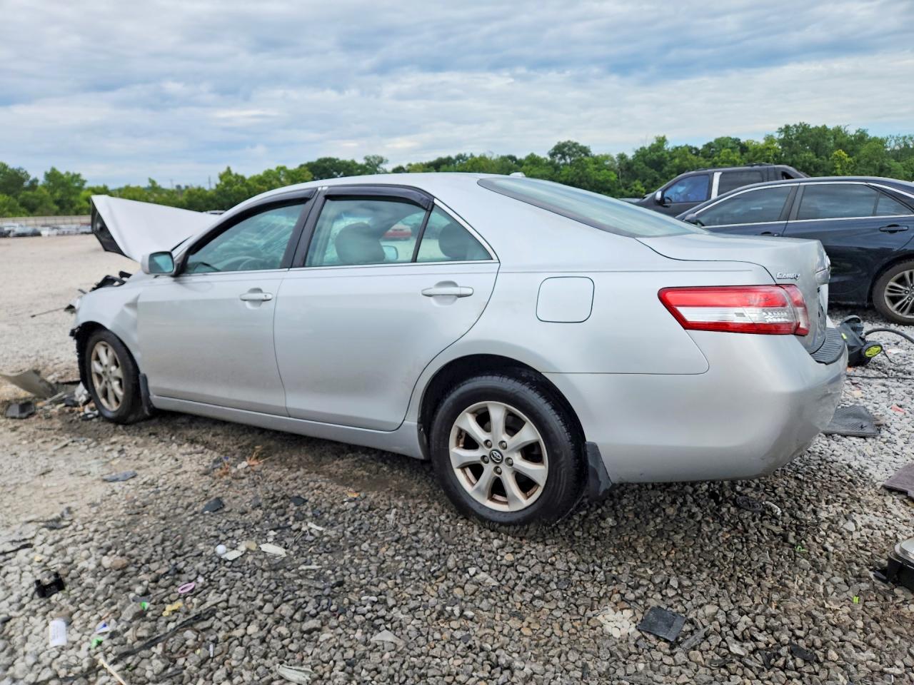 2011 Toyota Camry Le Silver vin: 4T1BF3EK7BU697130