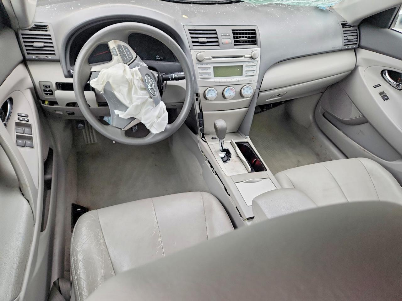 2011 Toyota Camry Le Silver vin: 4T1BF3EK7BU697130
