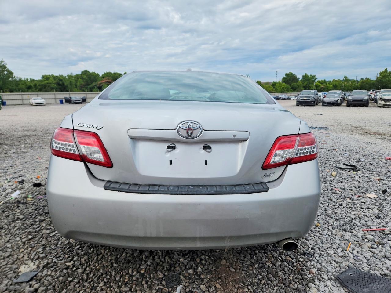 2011 Toyota Camry Le Silver vin: 4T1BF3EK7BU697130