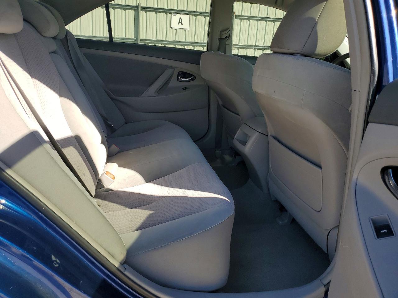 2011 Toyota Camry Le Blue vin: 4T1BF3EK7BU698410