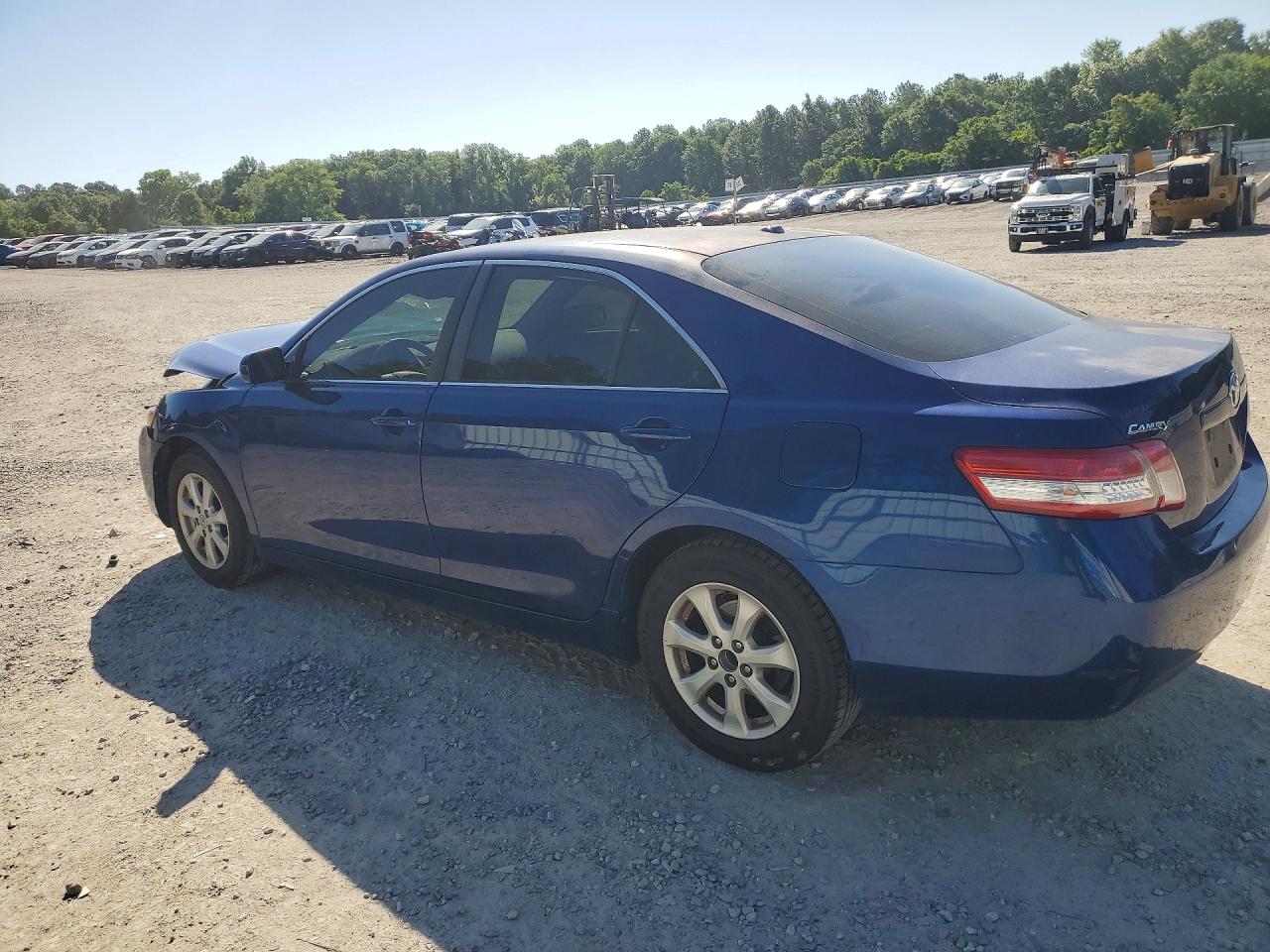 2011 Toyota Camry Le Blue vin: 4T1BF3EK7BU698410