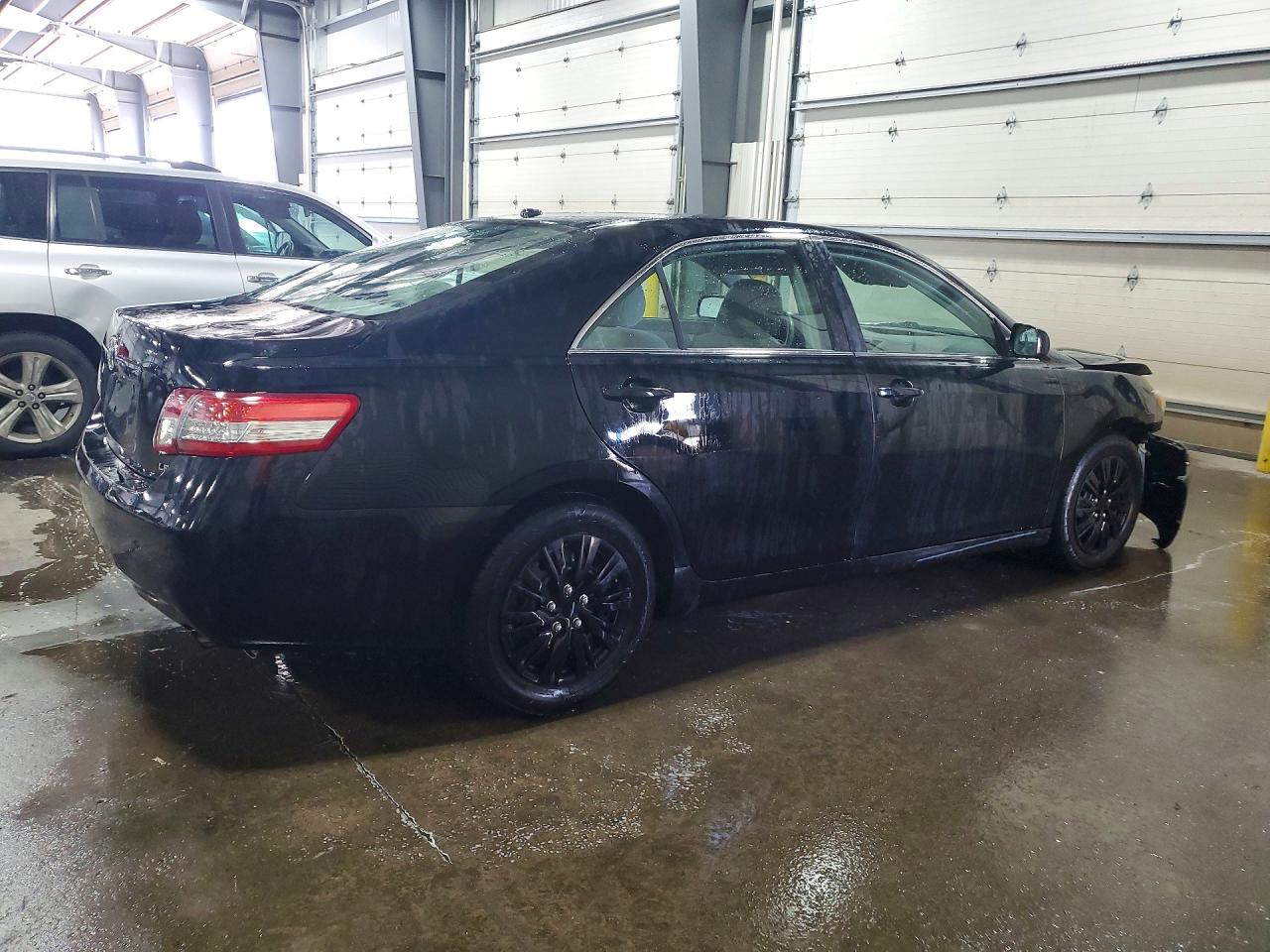 2011 Toyota Camry Le Black vin: 4T1BF3EK7BU702665