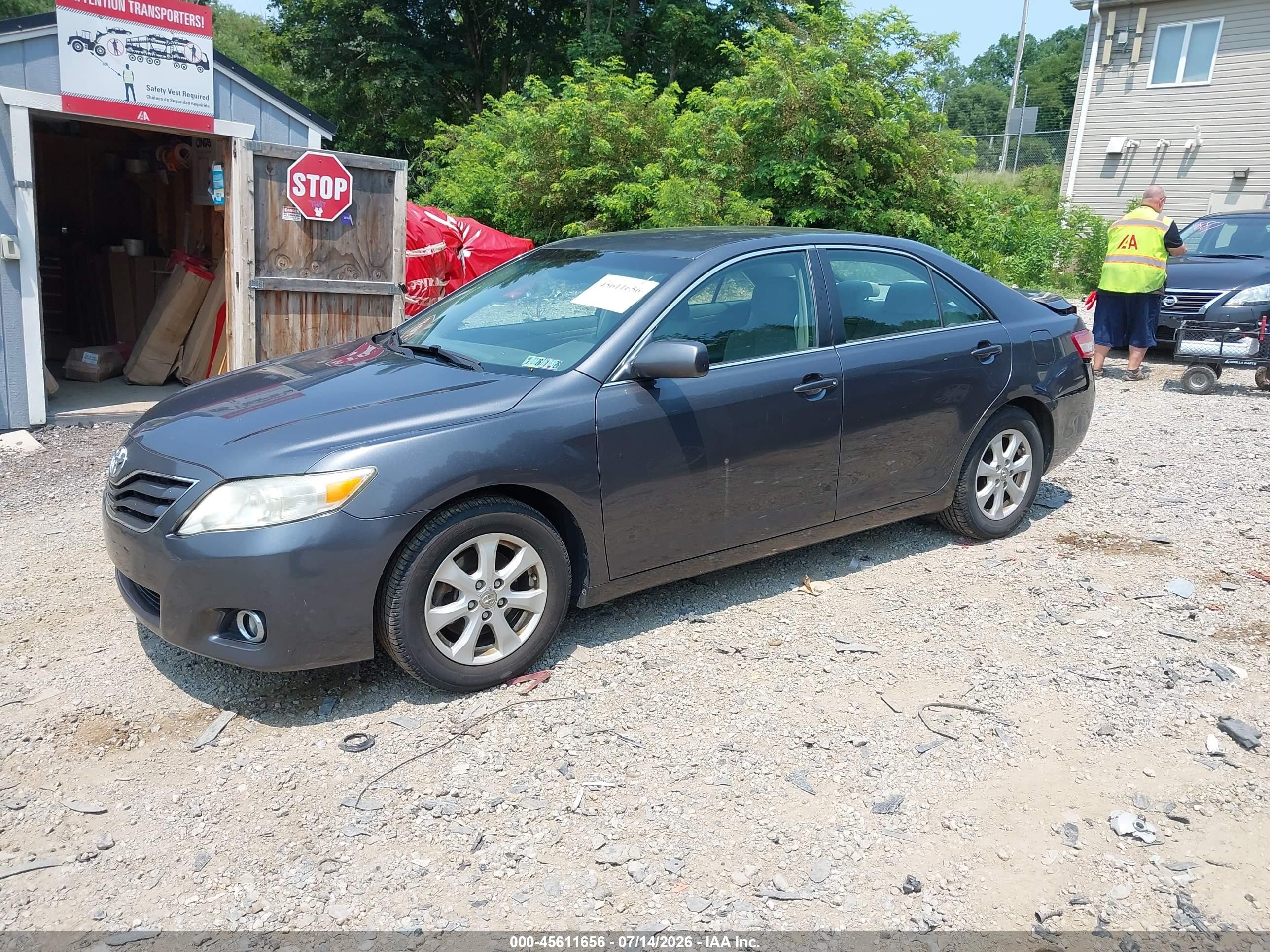 2011 Toyota Camry Le Gray vin: 4T1BF3EK7BU705937