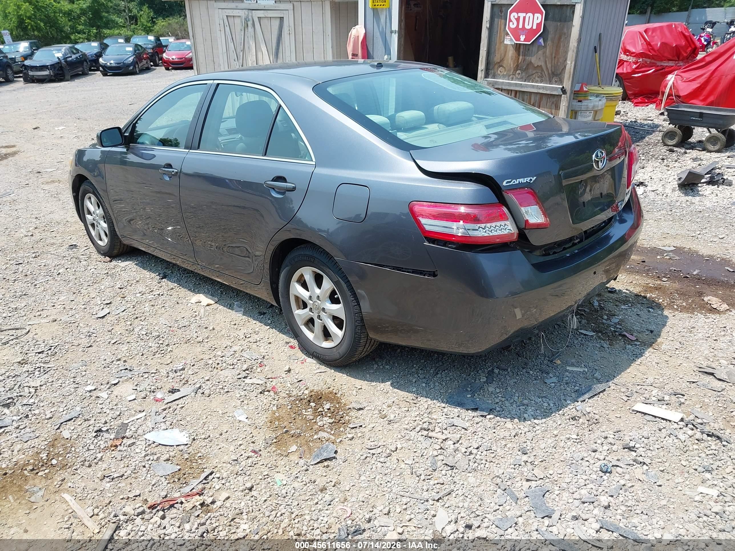2011 Toyota Camry Le Gray vin: 4T1BF3EK7BU705937