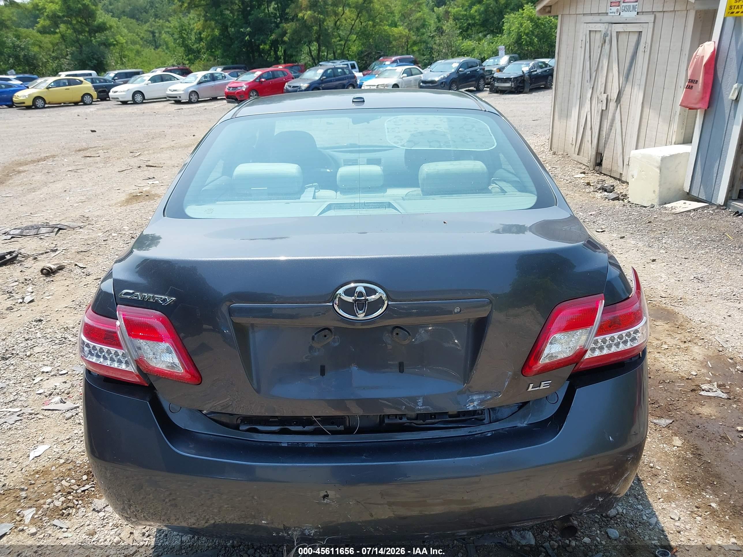 2011 Toyota Camry Le Gray vin: 4T1BF3EK7BU705937