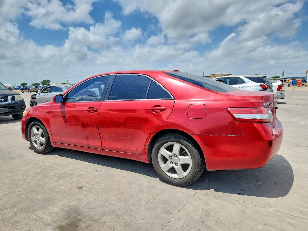 2011 Toyota Camry Le Red vin: 4T1BF3EK7BU709485