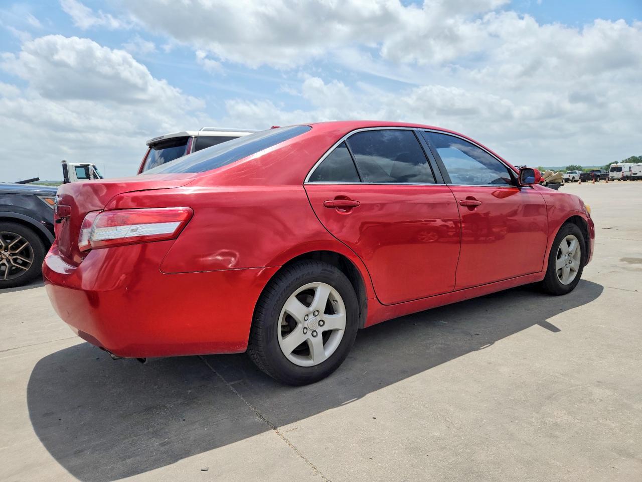 2011 Toyota Camry Le Red vin: 4T1BF3EK7BU709485