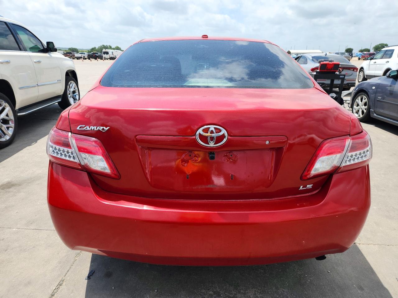2011 Toyota Camry Le Red vin: 4T1BF3EK7BU709485
