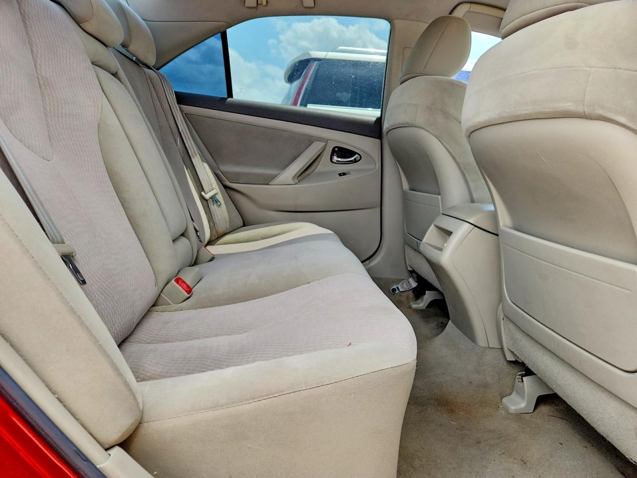 2011 Toyota Camry Le Red vin: 4T1BF3EK7BU709485