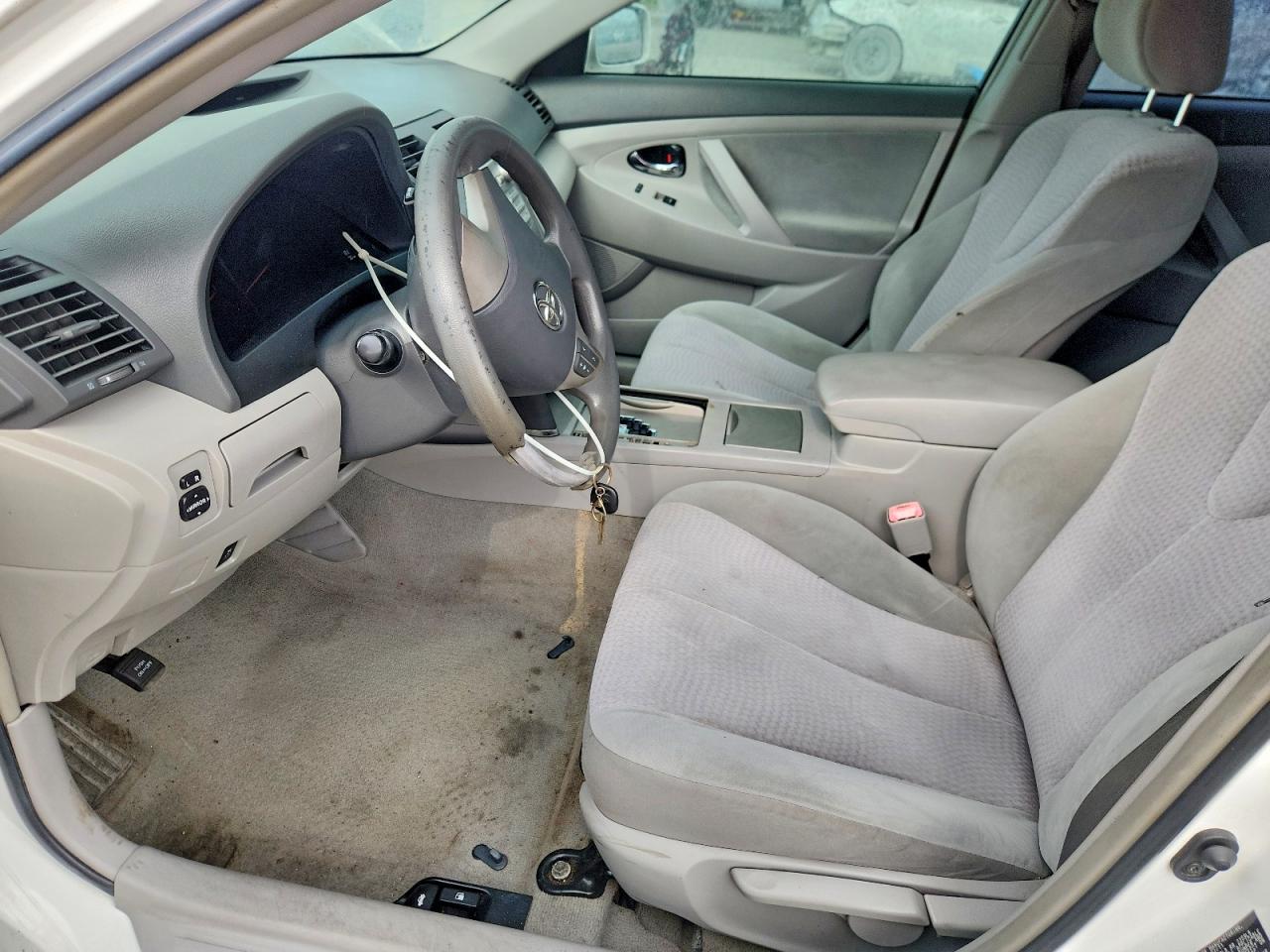 2011 Toyota Camry Base White vin: 4T1BF3EK7BU710622