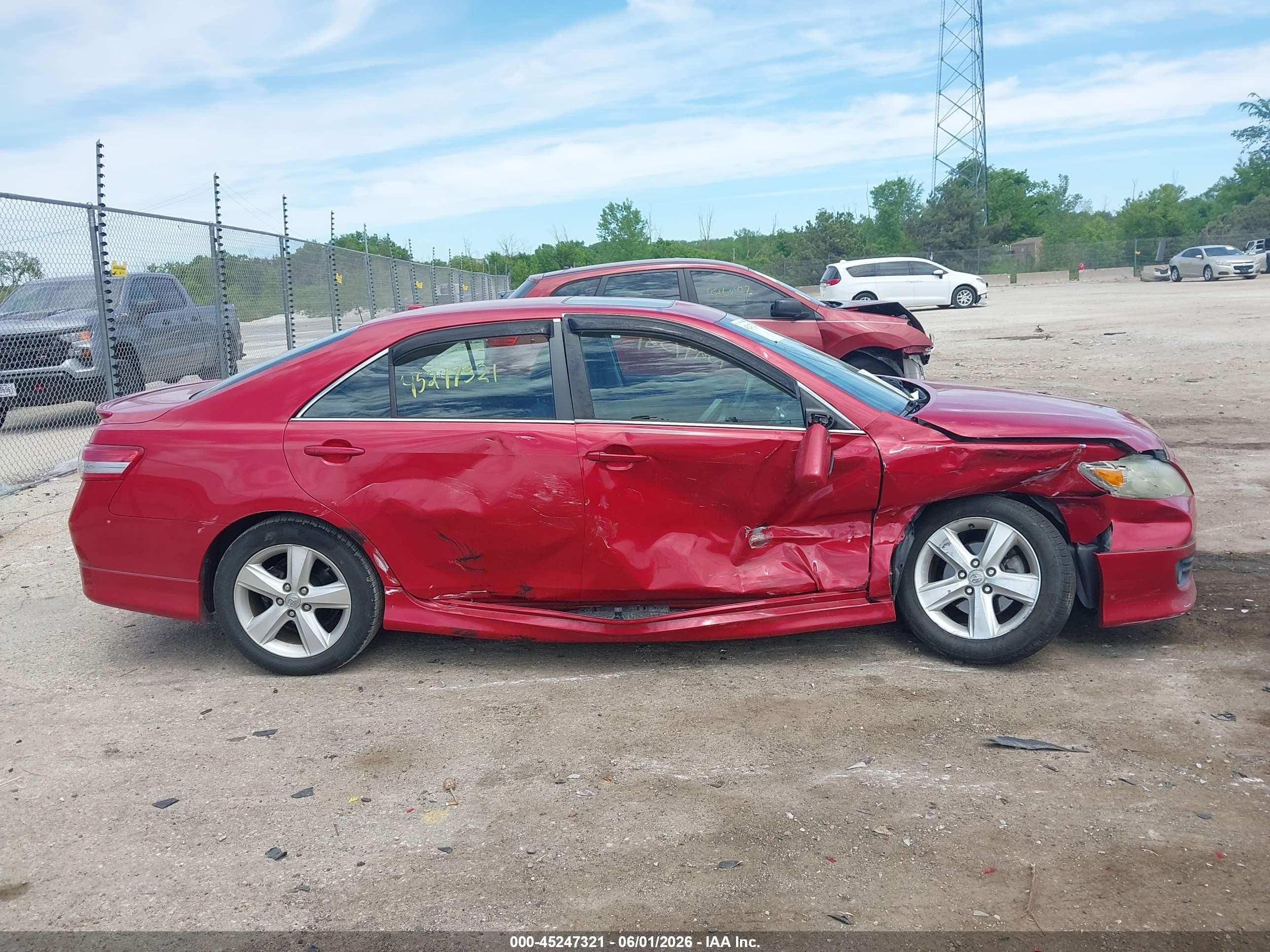 2011 Toyota Camry Se Red vin: 4T1BF3EK7BU712306