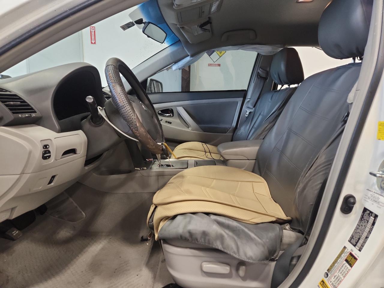 2011 Toyota Camry Le White vin: 4T1BF3EK7BU712838