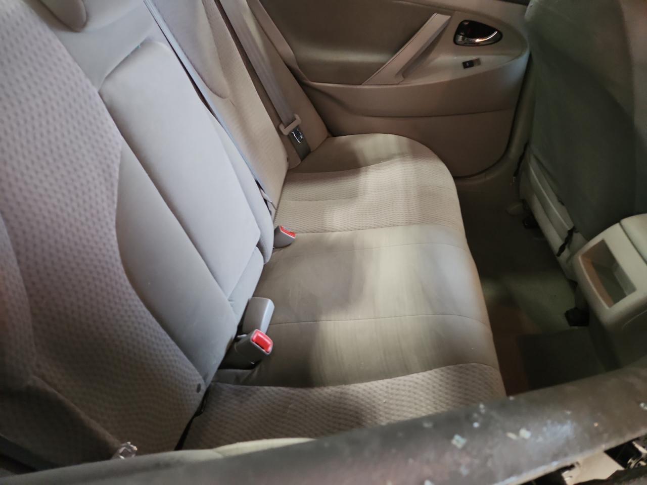 2011 Toyota Camry Le White vin: 4T1BF3EK7BU712838