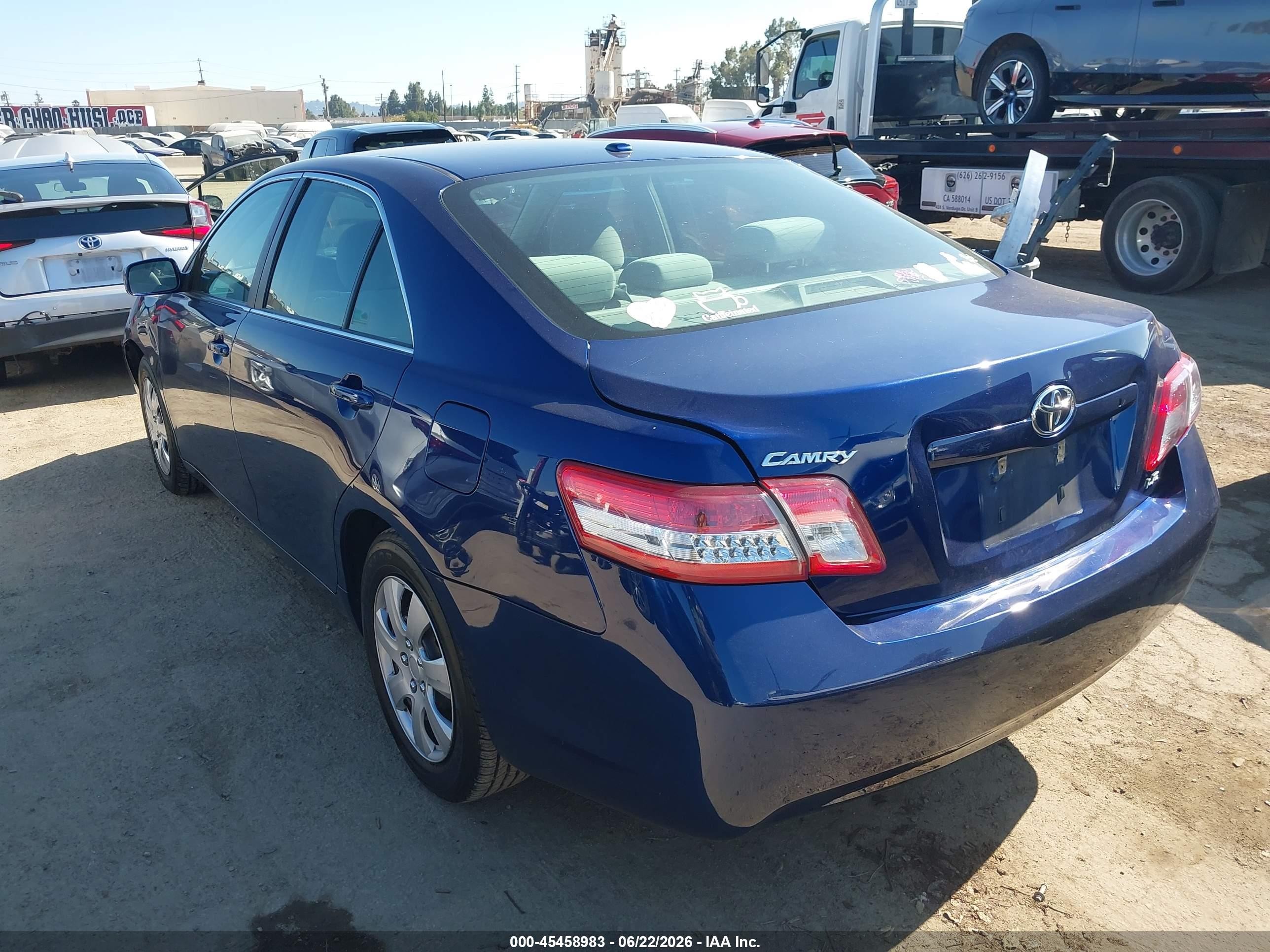 2011 Toyota Camry Le Blue vin: 4T1BF3EK7BU715481