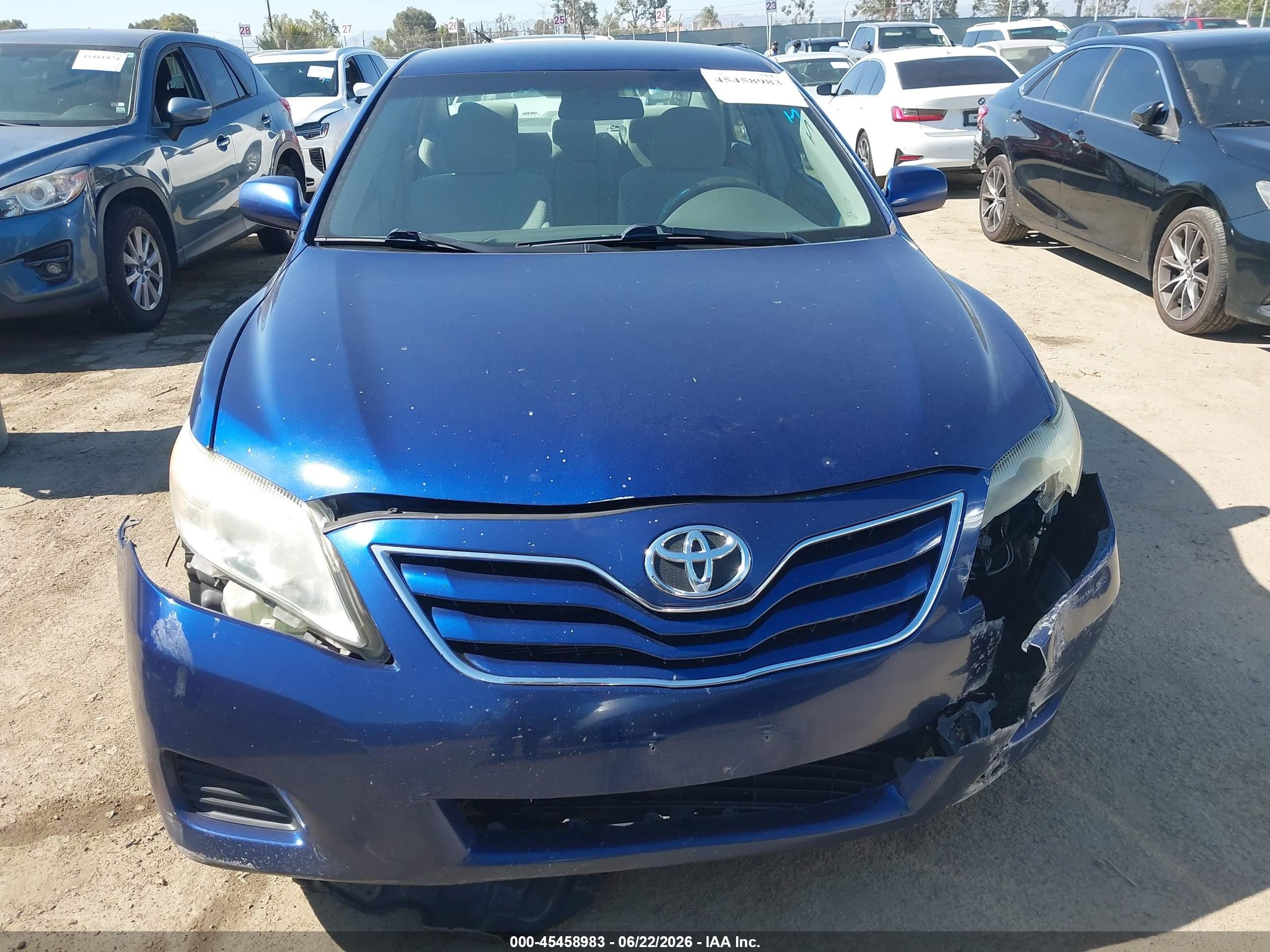2011 Toyota Camry Le Blue vin: 4T1BF3EK7BU715481