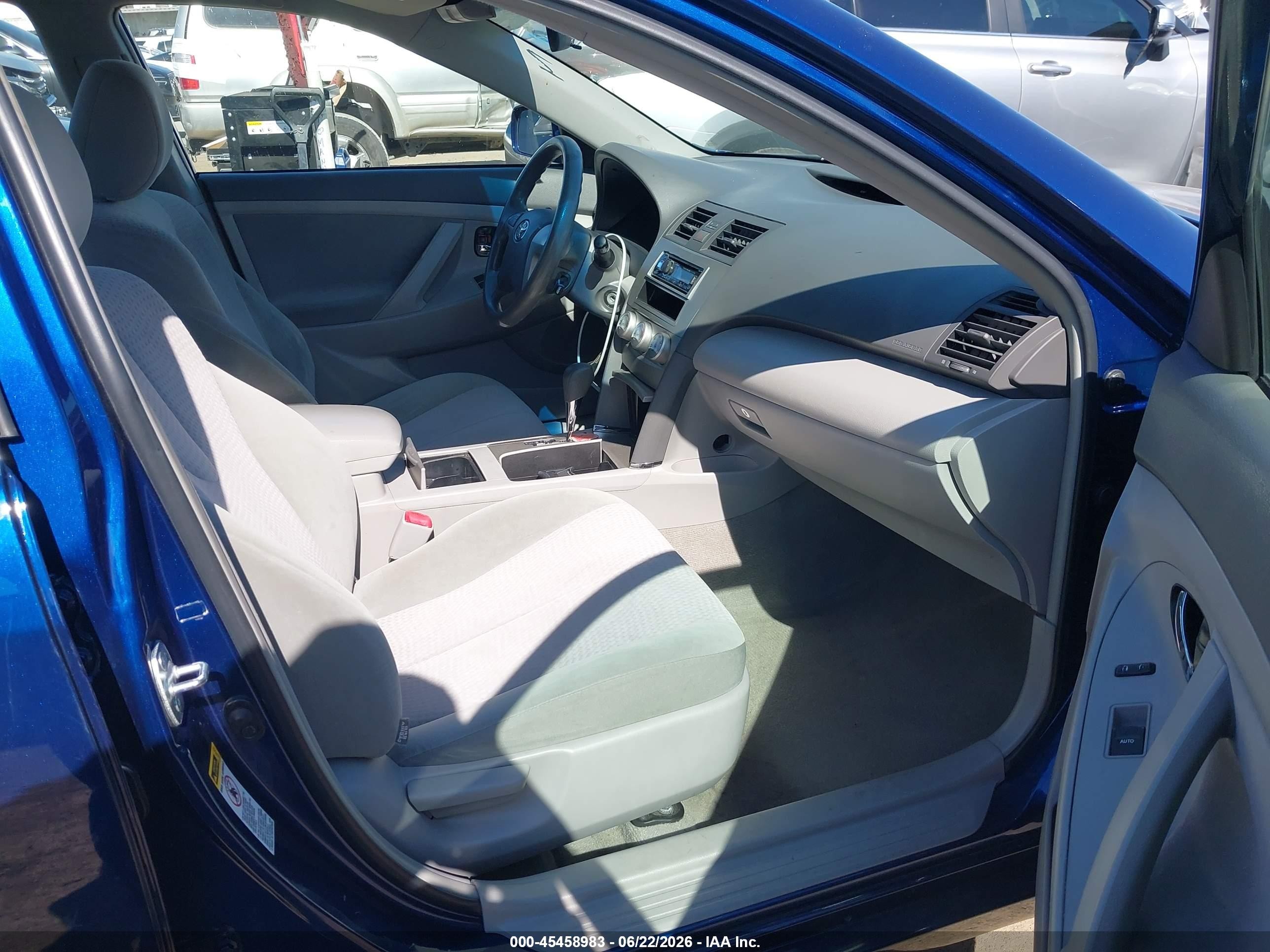 2011 Toyota Camry Le Blue vin: 4T1BF3EK7BU715481