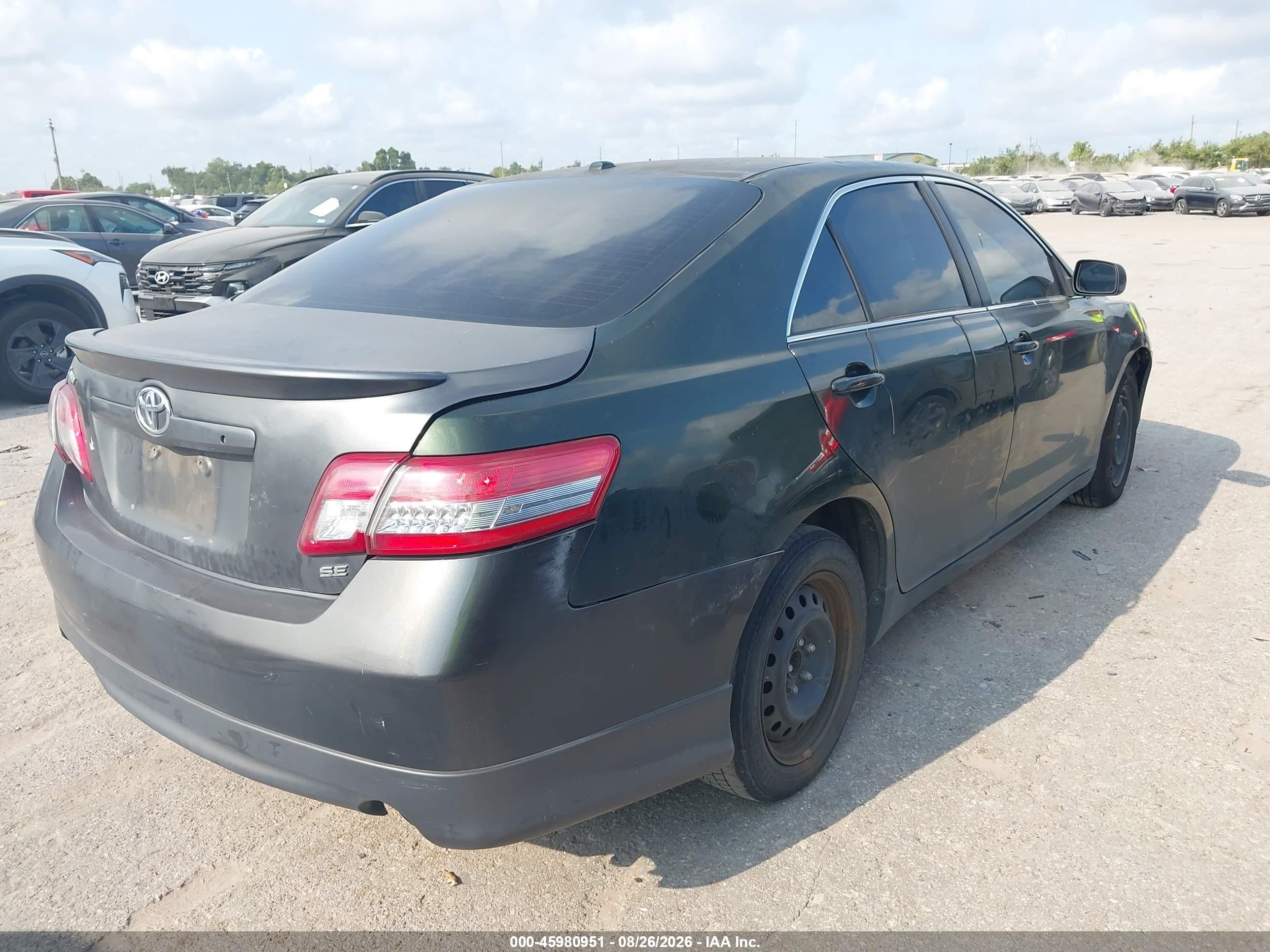 2011 Toyota Camry Le Gray vin: 4T1BF3EK7BU720132