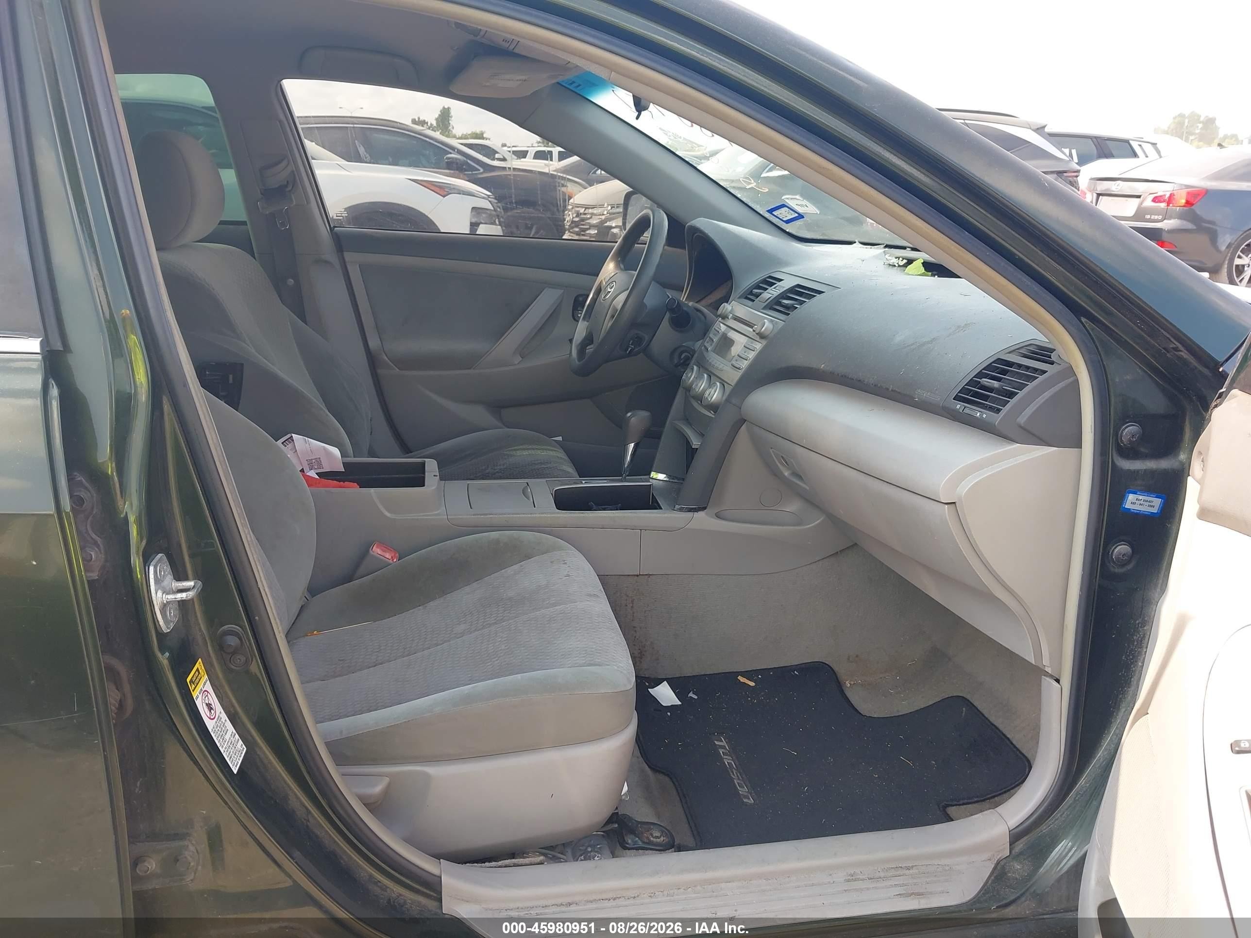 2011 Toyota Camry Le Gray vin: 4T1BF3EK7BU720132