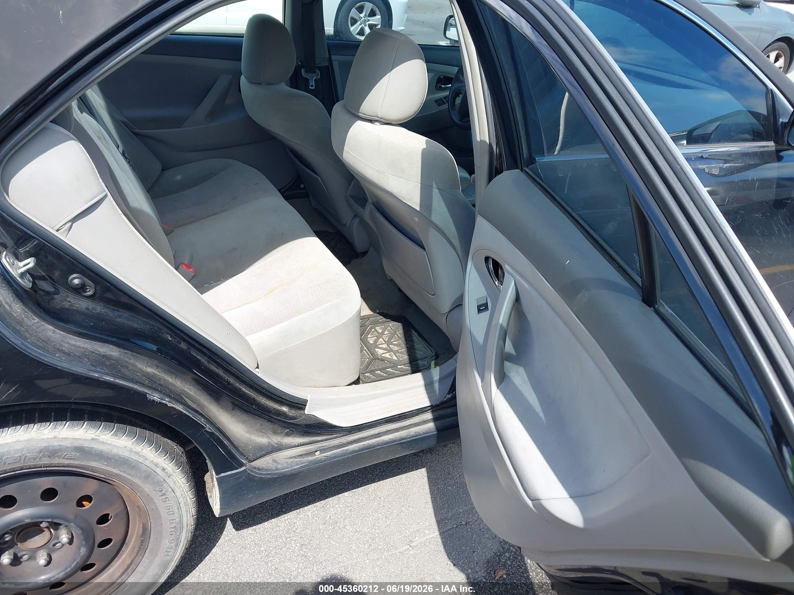 2011 Toyota Camry Le Black vin: 4T1BF3EK7BU733768
